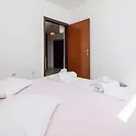 Apartment In 45904