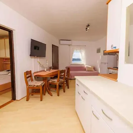 In 45904 Crikvenica