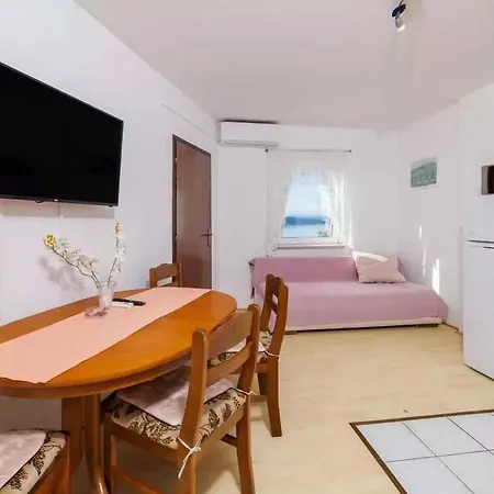 Apartment In 45904