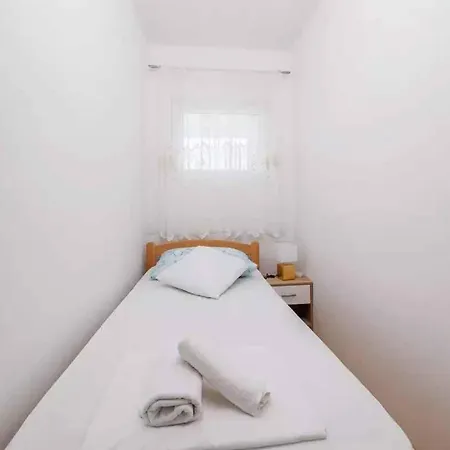 In 45904 Apartment *