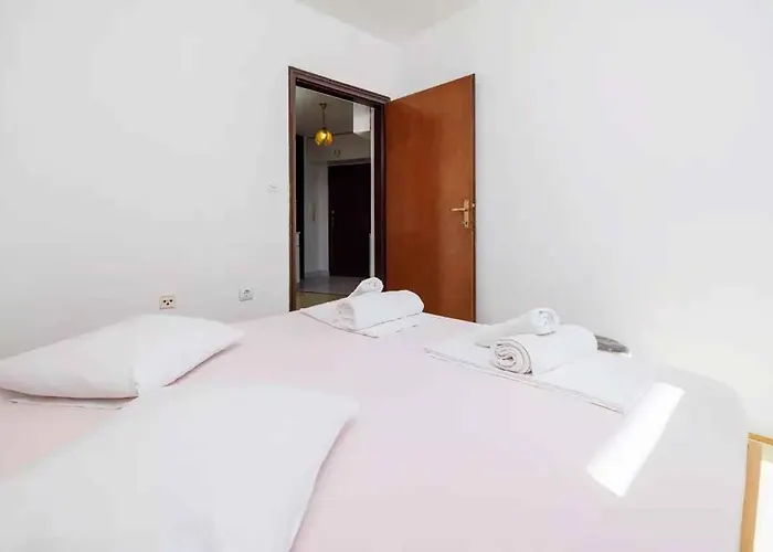 Apartment In 45904