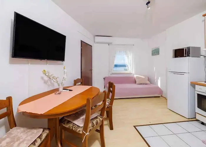 Apartment In 45904