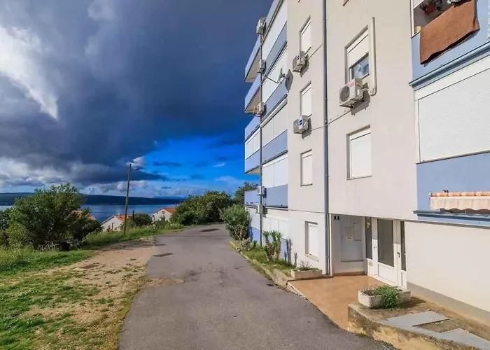 Apartment In 45904