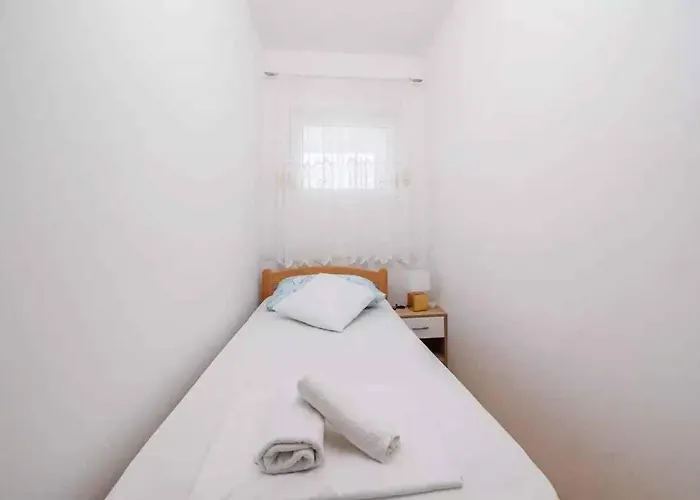 In 45904 Apartment *